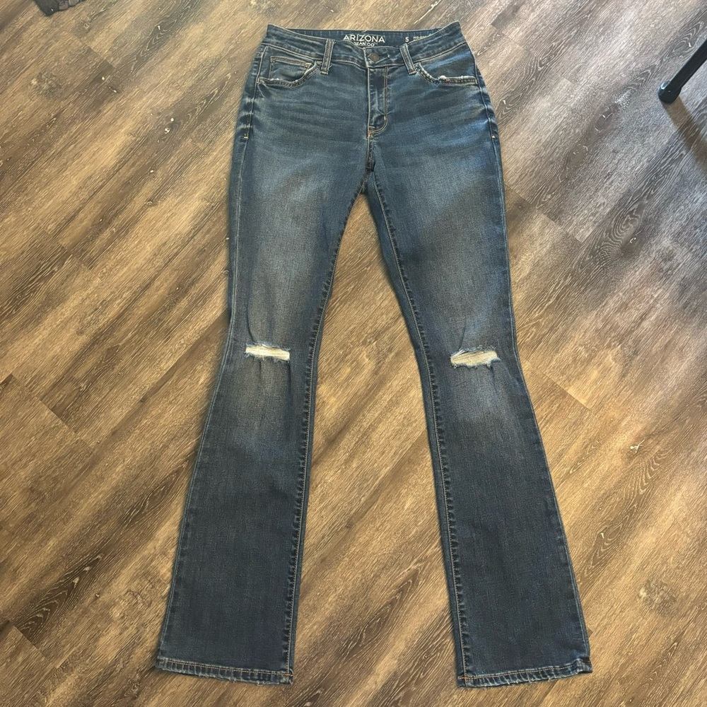Mid Rise Bootcut Jeans ❤️